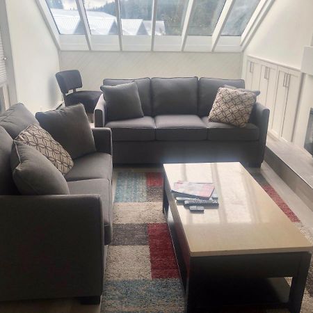 וויסטלר Hearthstone Lodge Loft, Village Centre, Private Hot Tub, Sleeps 6 מראה חיצוני תמונה