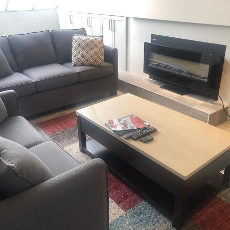 וויסטלר Hearthstone Lodge Loft, Village Centre, Private Hot Tub, Sleeps 6 מראה חיצוני תמונה