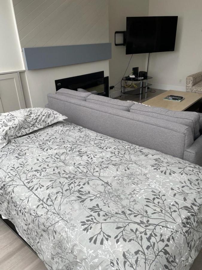 וויסטלר Hearthstone Lodge Loft, Village Centre, Private Hot Tub, Sleeps 6 מראה חיצוני תמונה